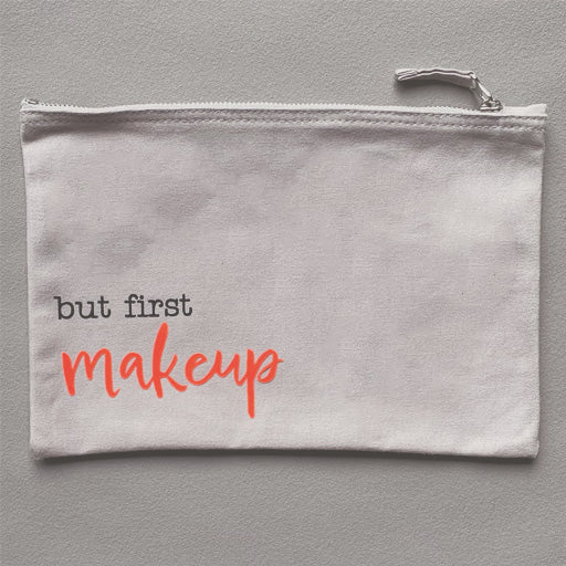 Canvas Tasche in hellgrau mit Schriftzug "but first makeup" in grau und neonorange